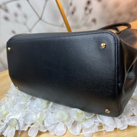 Lauren Ralph Lauren Black Saffiano Leather Tote Bag - Picture 5 of 14
